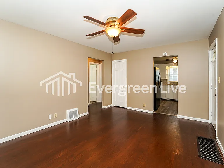 123 E Rosewood Ave — Photo 6