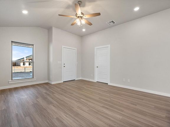 5th image of 2208 Garland Ave