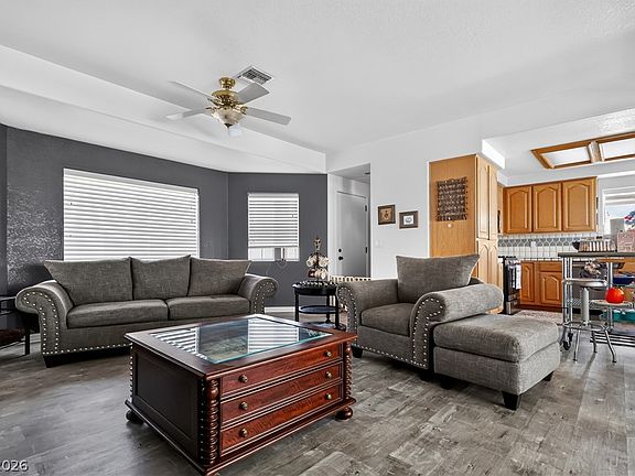 3rd image of 3670 Catalina Dr