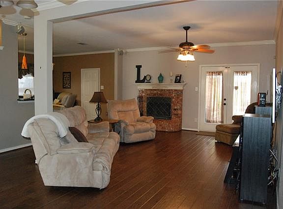 5th image of 1311 Blue Jay Dr