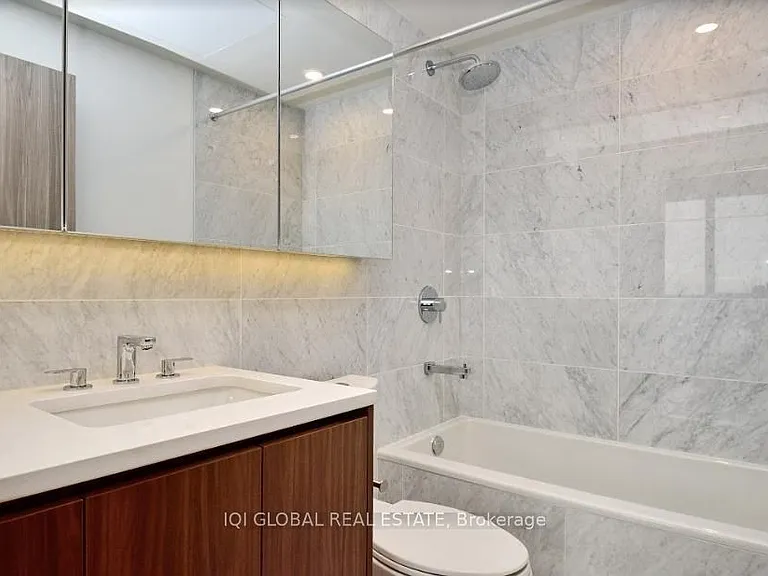 95 McMahon Dr #3702 — Photo 19