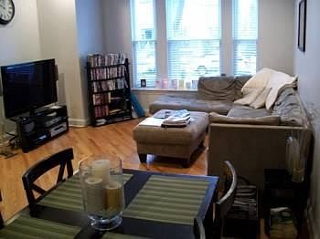 3rd image of 1447 W Berteau Ave #2F