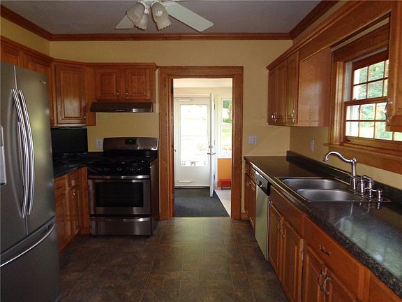 4th image of E2380 570th Avenue