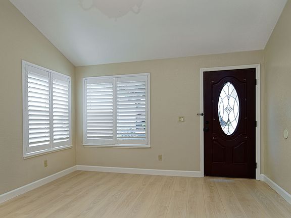 LIVING ROOM -2