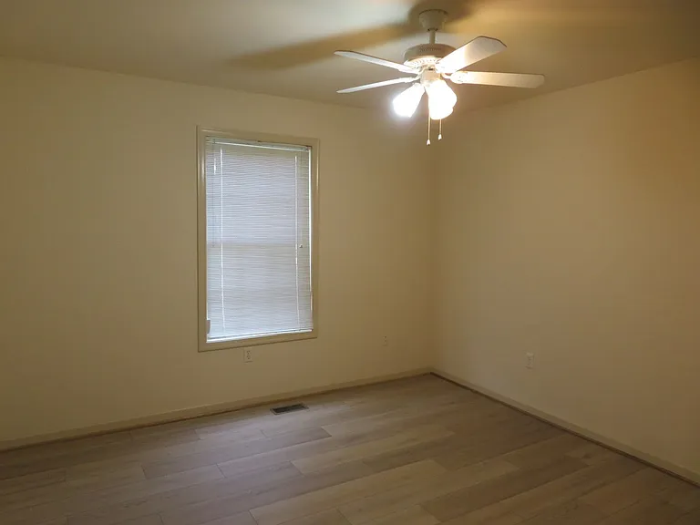 112 Shade Tree Ct — Photo 12