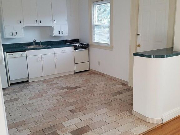 4th image of 609 Richmond Ave APT 1