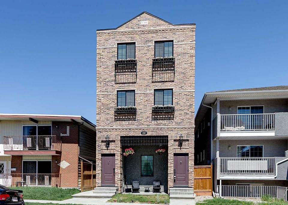 1st image of 232 S 20th Ave NE #3