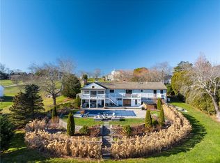 79 Peckham Ln, Middletown, RI 02842