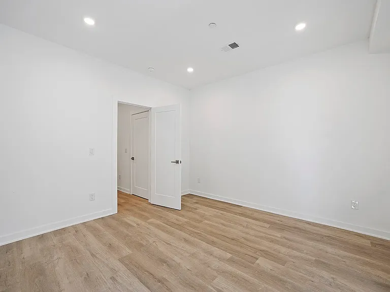 2327 Frankford Ave #1 — Photo 12