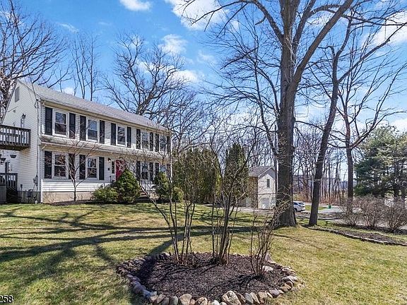 5th image of 237 Tabor Rd