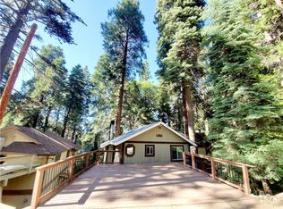 862 Oakmont Ln Ln, Lake Arrowhead, CA 92352