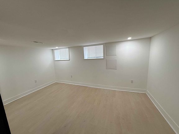 5th image of 1012 W Lanvale St #1