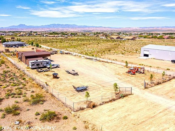 2nd image of 3949 S Scenic Blvd
