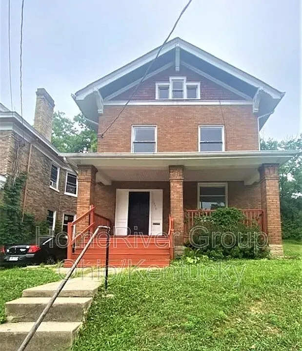 1570 Dixmont Ave