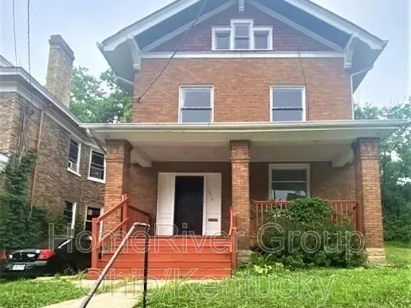 1570 Dixmont Ave, Cincinnati, OH 45207
