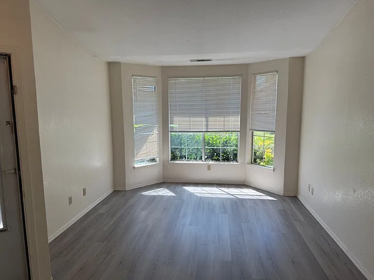 237 Sunridge Way — Photo 9