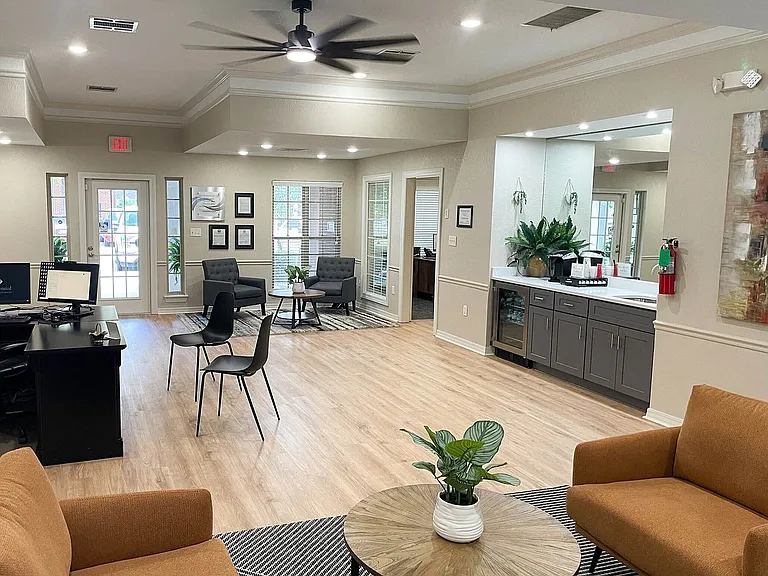 Leasing Office