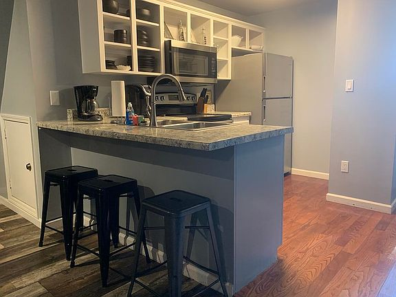 5th image of 19 Riverview Cir