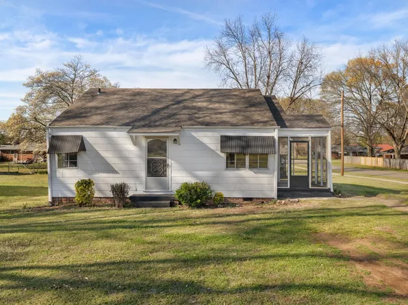 317 Grand Ave, Muscle Shoals, AL 35661