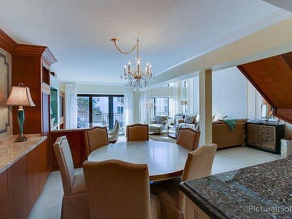 4th image of 665 SE 21st Ave APT 302