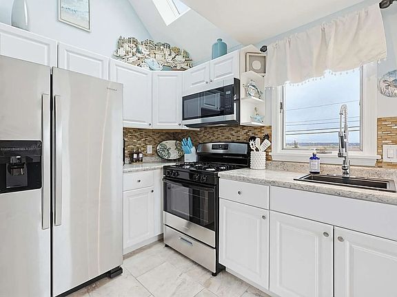 3rd image of 73 Church St #2