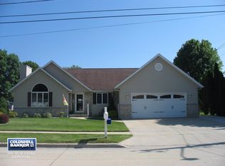 3301 Samuel Rd, Manitowoc, WI 54220