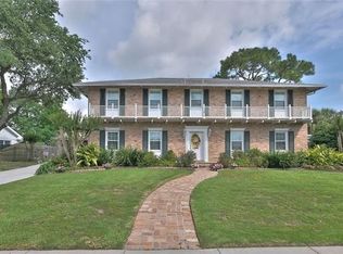 1621 Leon C Simon Dr, New Orleans, LA 70122