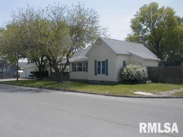 120 N 10th St, Herrin, IL 62948