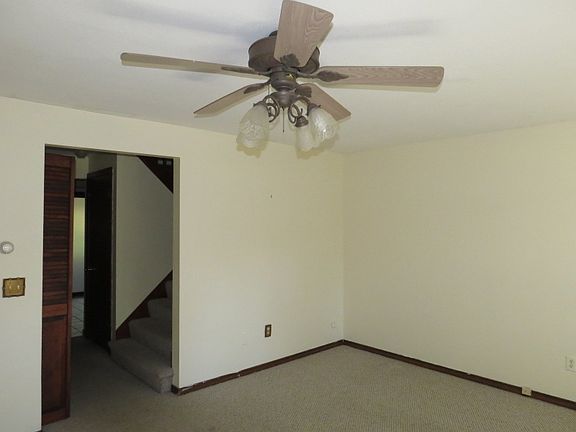 4th image of 30 Diamond Ave Unit 13