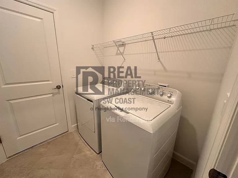 20503 Hazelnut Ct S — Photo 22