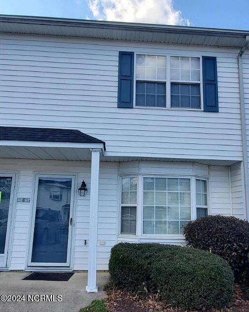 1st image of 3935 Sterling Pointe Dr Unit Ttt8