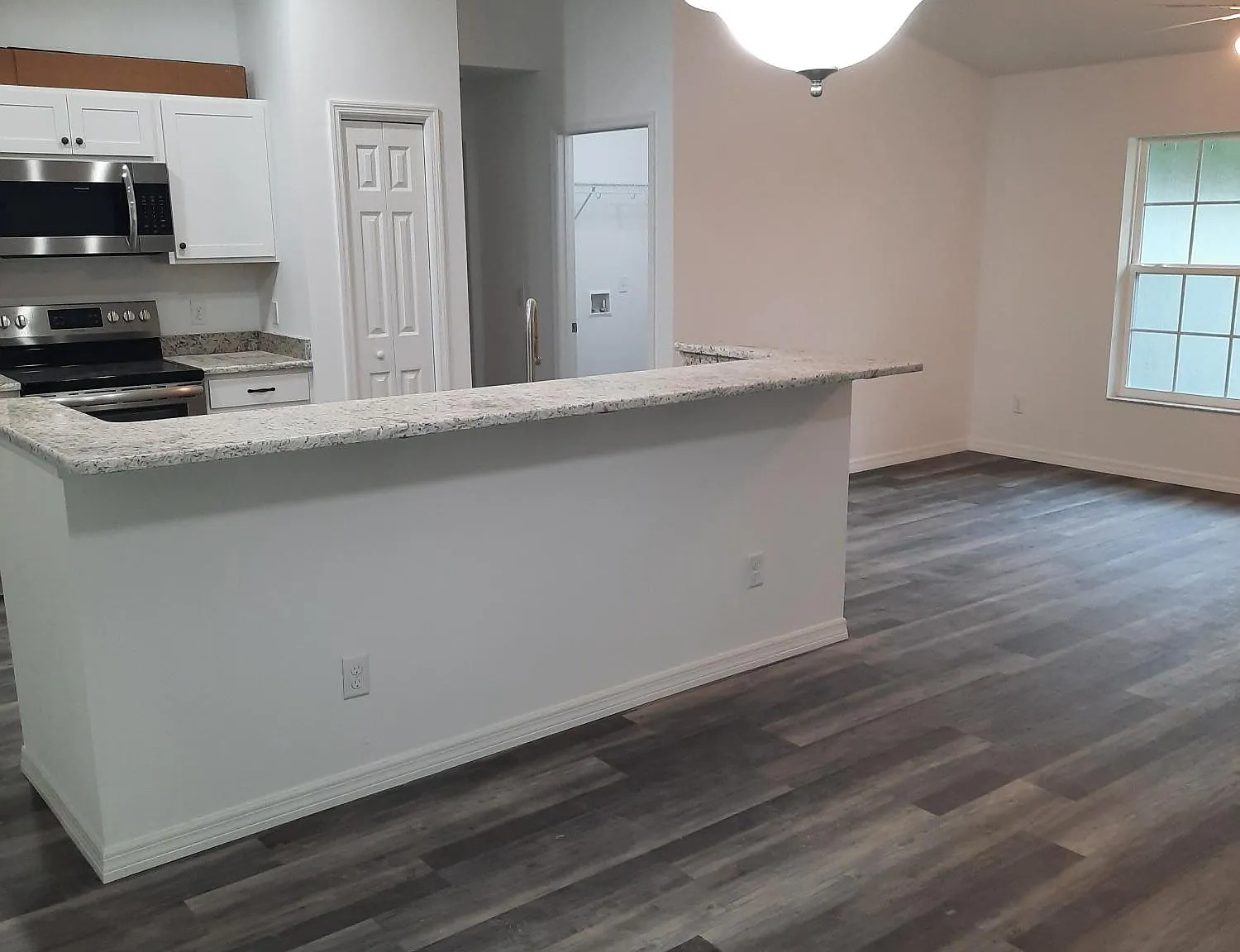 605 Howard St — Photo 4