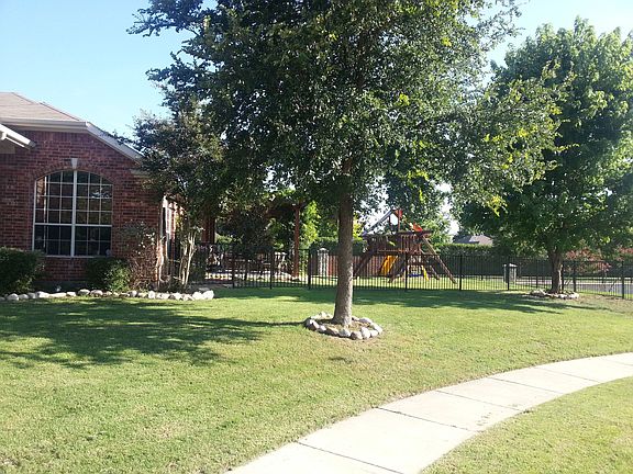 3rd image of 11379 Larkwood Cir