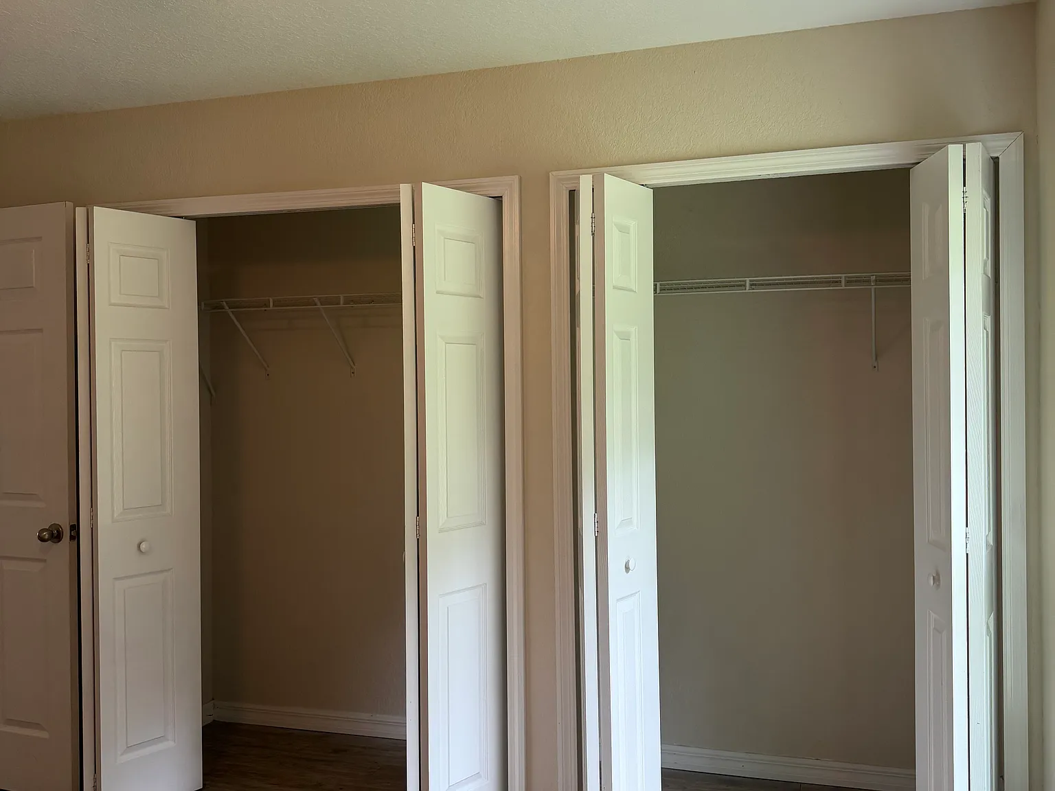 2 bed, 985 sqft, $1,300 — Photo 3