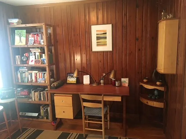 2408 Glendale Ave — Photo 10