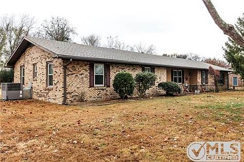 1st image of 2968 Parkwood Dr