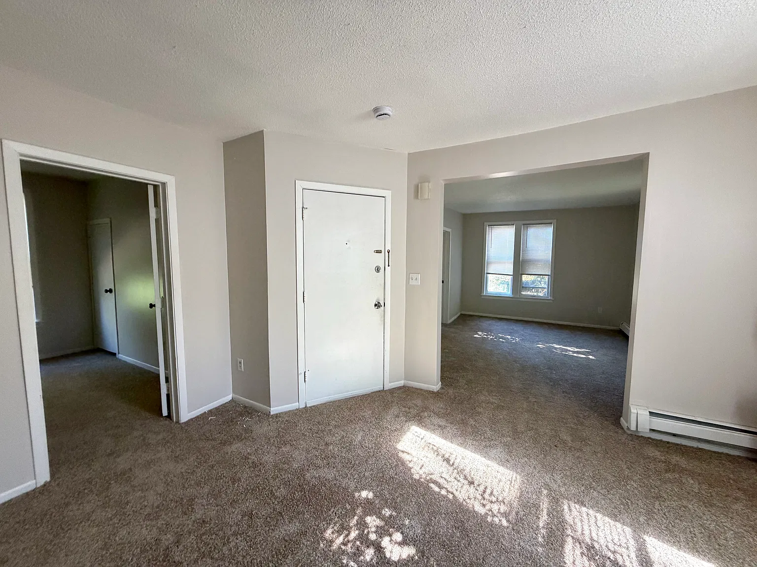 3 bed, $1,875 — Photo 3