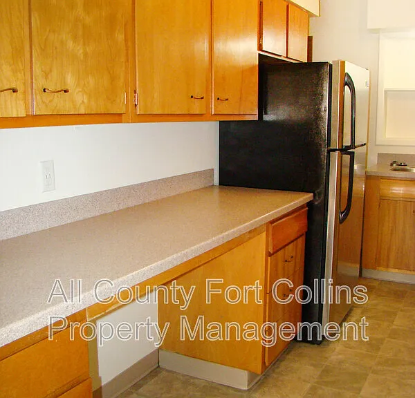 1208 Baker St — Photo 6