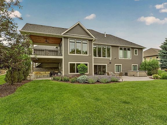 2nd image of 2022 Shannon Oaks Blvd NE