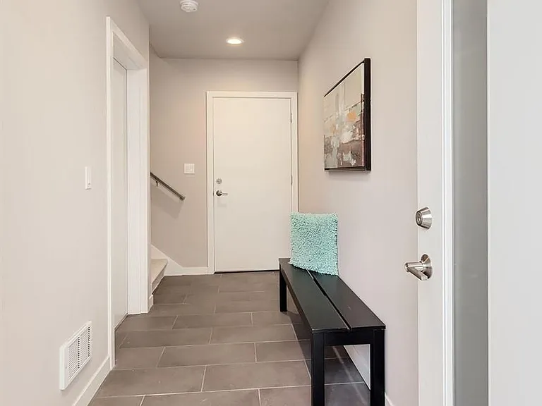 1540 NE 175th St #B — Photo 16