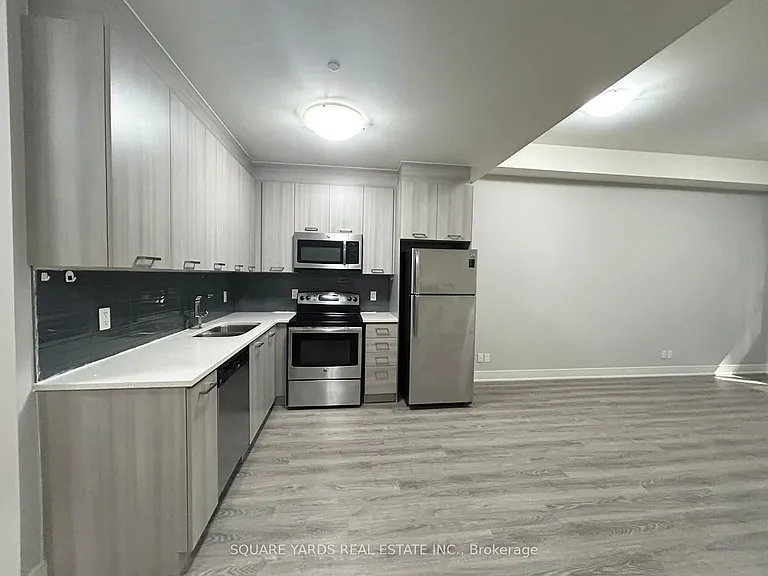 150 Main St W #313 — Photo 7