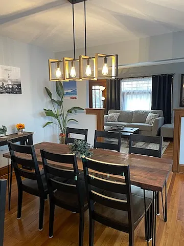 1565 Roycroft Ave — Photo 4