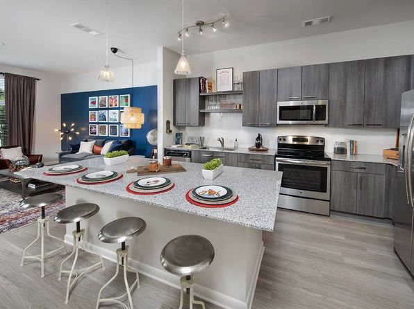 1205 Metropolitan Ave #217