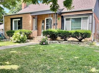 218 8th St, Wood River, IL 62095
