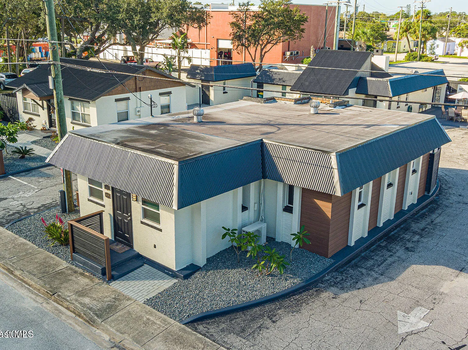 2 bed, 1.0 bath, 948 sqft, $1,775 — Photo 1