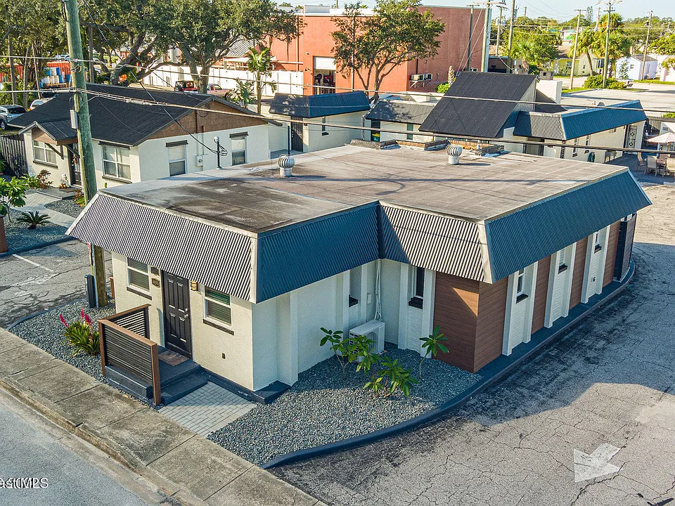 1464 Guava Ave