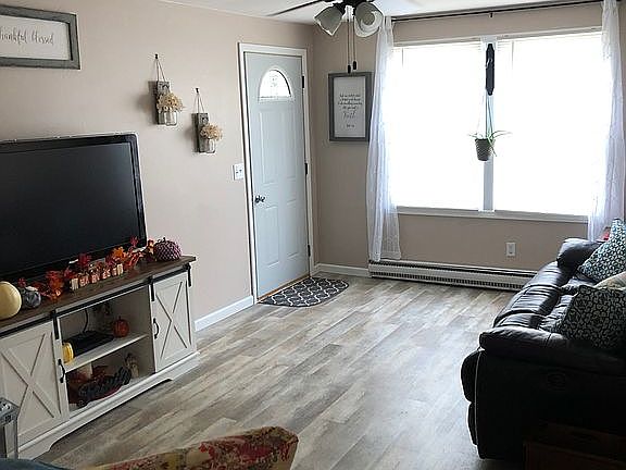 5th image of 219 Palmer Ln