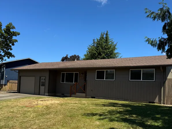 13239 Wassail Ln, Oregon City, OR 97045