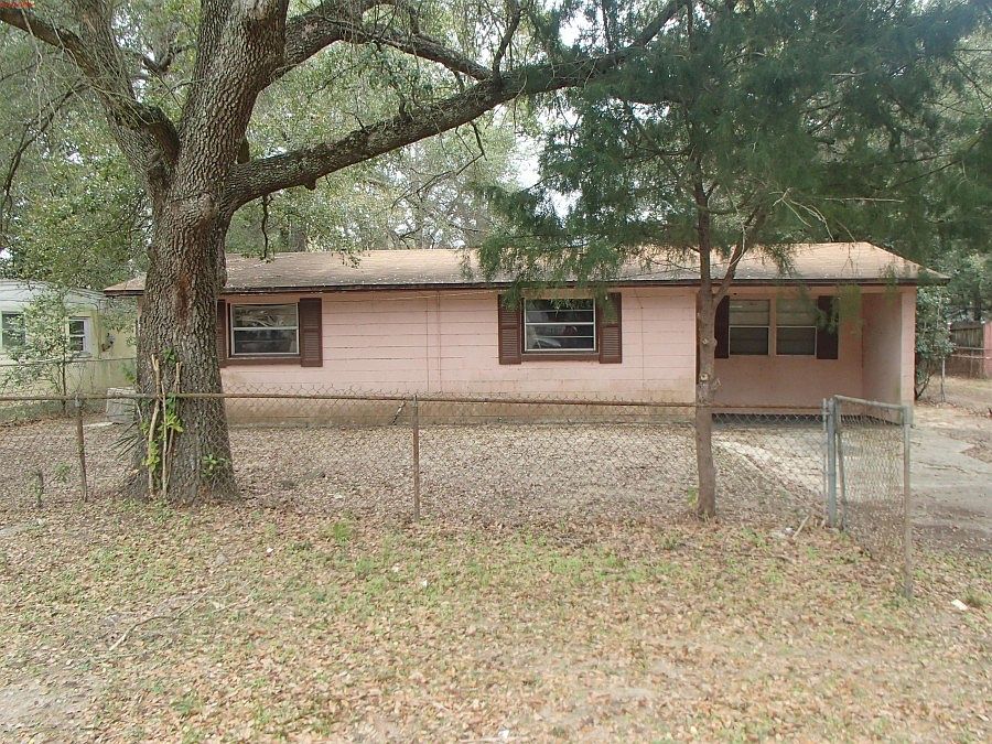 1st image of 709 New York Dr