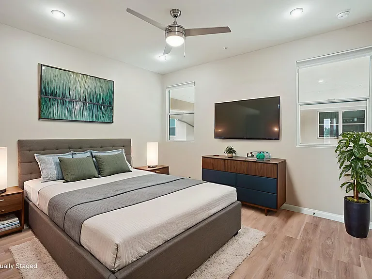 JB Center Apartments — Photo 9
